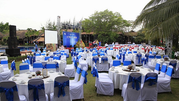 tủ cơm tại tiệc lưu động