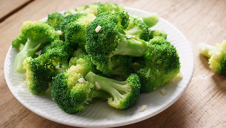 nên mua tủ nấu cơm điện hay tủ nấu cơm gas để kinh doanh nấu ăn