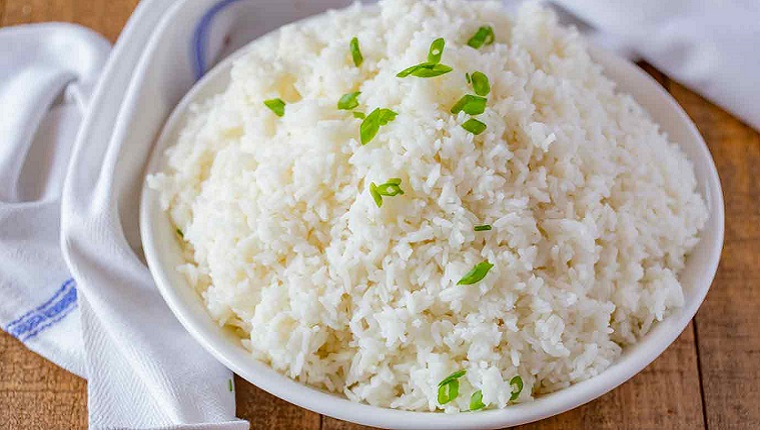 tủ cơm công nghiệp bằng điện và bằng gas loại nào tiết kiệm chi phí hơn