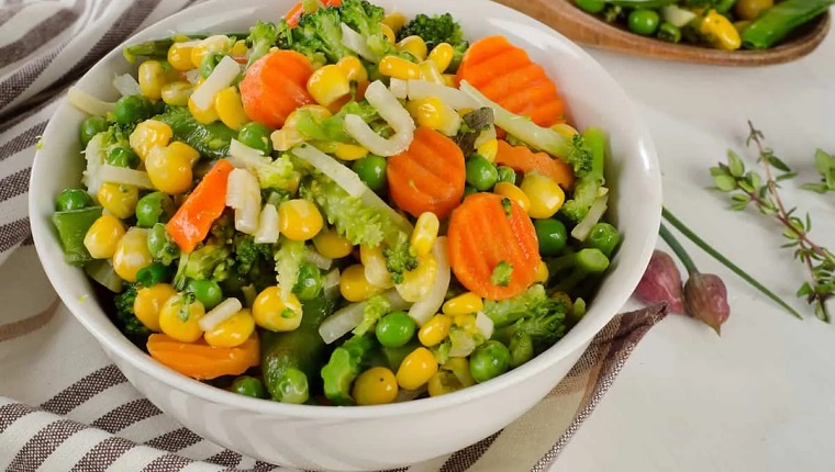 tủ cơm công nghiệp bằng điện và bằng gas loại nào tiết kiệm chi phí hơn